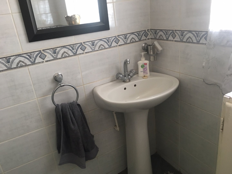 4 Bedroom Property for Sale in Flamwood North West